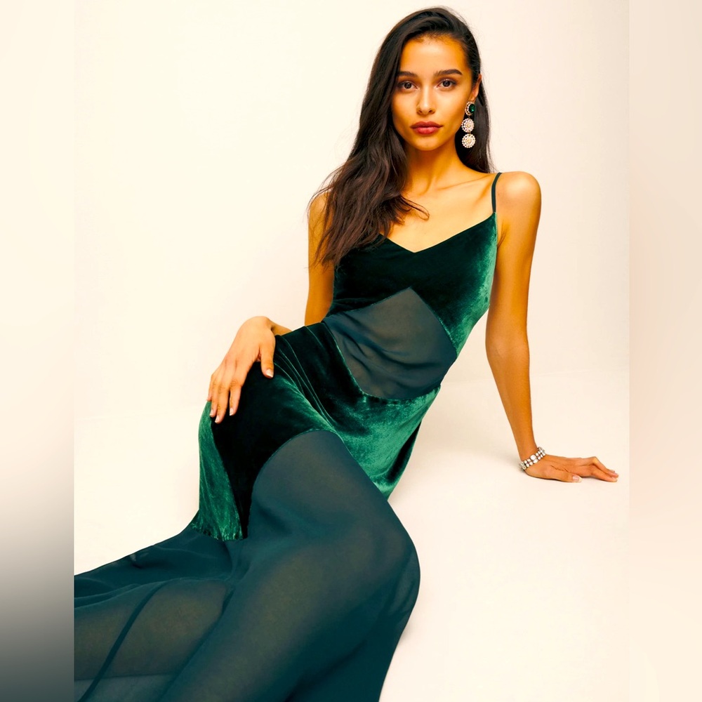 NWT - Reformation Melvina Velvet Dress in Forest Size M